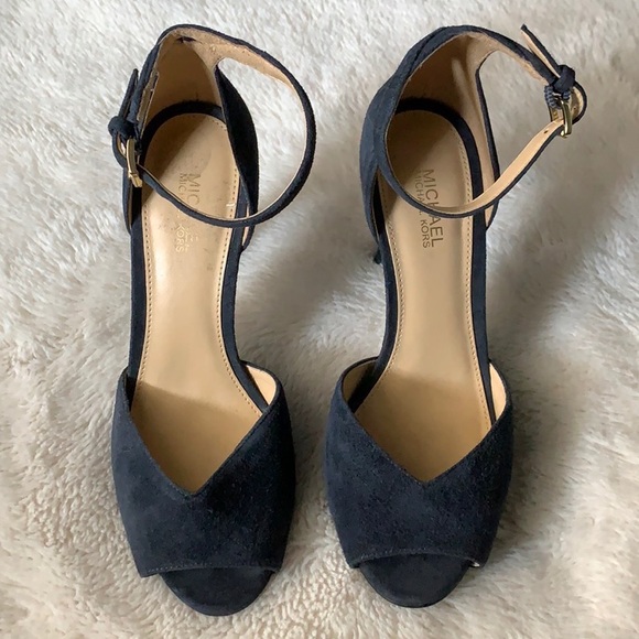 New Michael Kors Heels - Picture 2 of 6